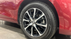 Toyota Yaris 1.5 VVT-i Icon Tech 5dr CVT Petrol Hatchback